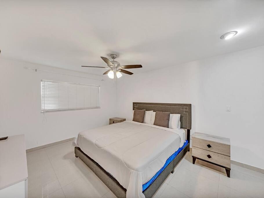 Supervilla - Lakefront - Sunsets, Kayaks, Grill Fort Lauderdale Kültér fotó