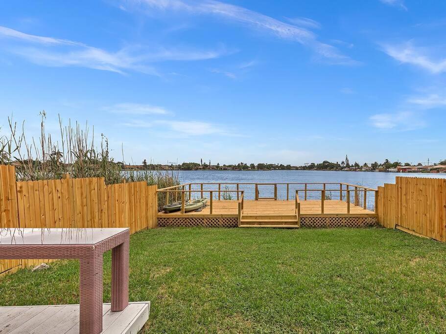 Supervilla - Lakefront - Sunsets, Kayaks, Grill Fort Lauderdale Kültér fotó
