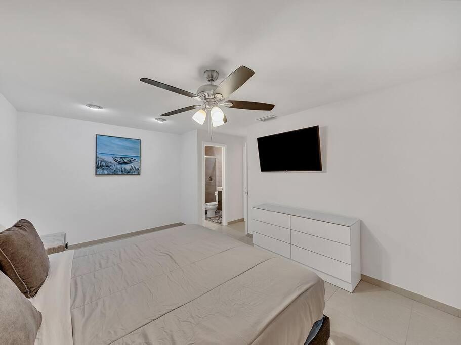 Supervilla - Lakefront - Sunsets, Kayaks, Grill Fort Lauderdale Kültér fotó